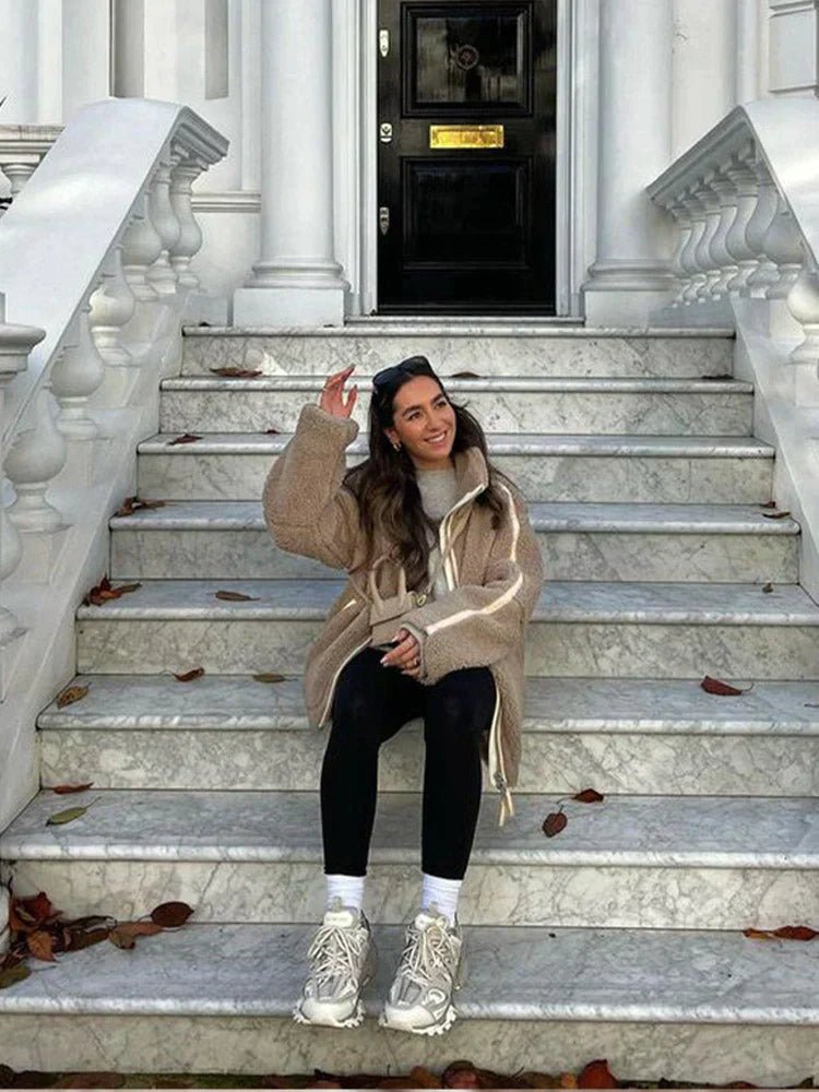 מעיל פלאפי רך ונעים – חום, רוך וסטייל במראה יומיומי - Elora