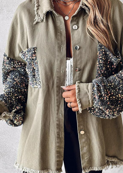 ג׳קט אלגנטי עם נגיעות נוצצות – סטייל מודרני ונשיות זוהרת