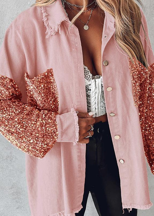 ג׳קט אלגנטי עם נגיעות נוצצות – סטייל מודרני ונשיות זוהרת