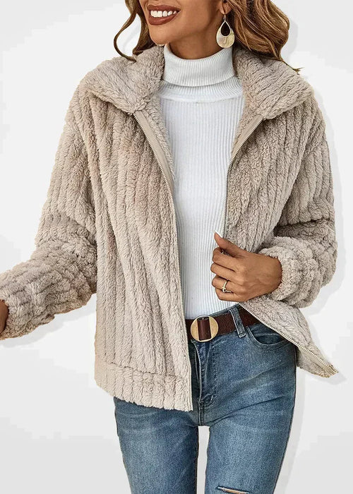 ג׳קט אופנתי ונעים – חמימות רכה במראה אלגנטי