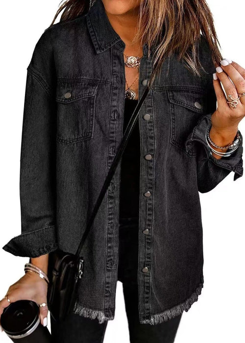 ג׳קט ג׳ינס קלאסי – פריט על-זמני במראה נינוח ומחמיא