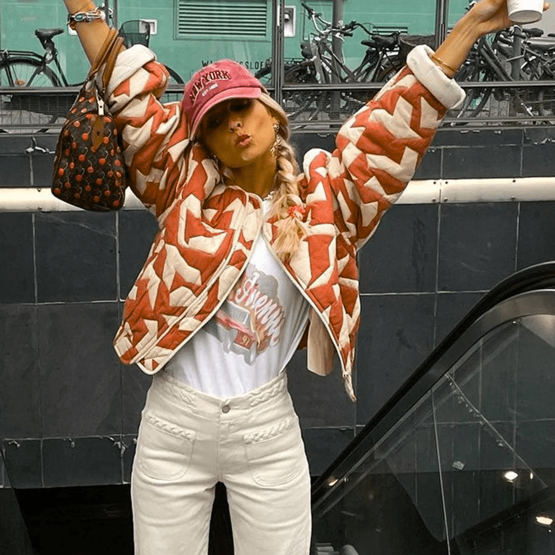 ג׳קט הדפסים אופנתי – נוכחות, צבע וסטייל בבגד אחד - Elora