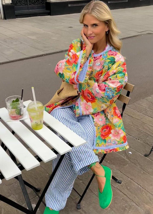 ג׳קט הדפסים אופנתי – נוכחות, צבע וסטייל בבגד אחד