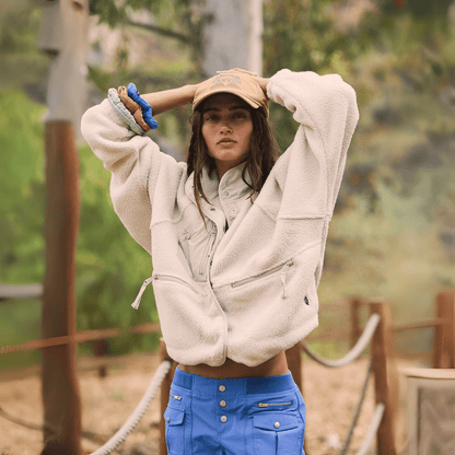 ג׳קט קצר עם כפתורים – שילוב מושלם של שיק מודרני ואלגנטיות יומיומית - Elora