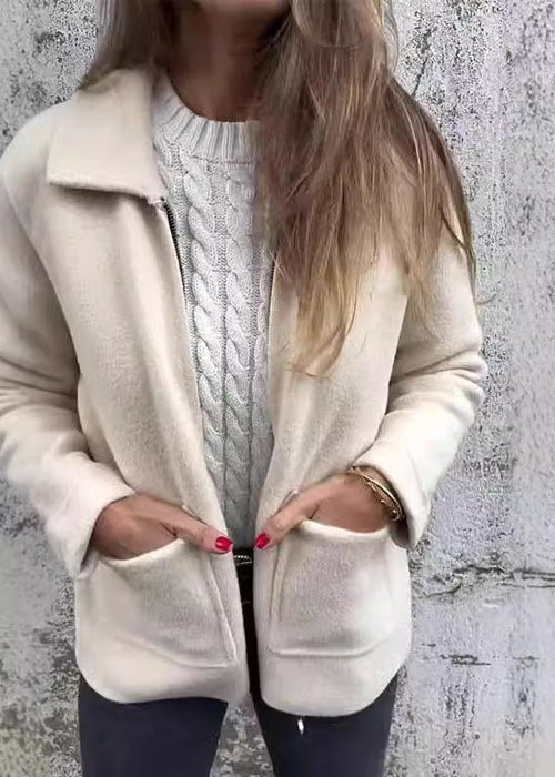 ג׳קט רוכסן קלאסי ונעים – חמימות יומיומית עם טאץ׳ אלגנטי