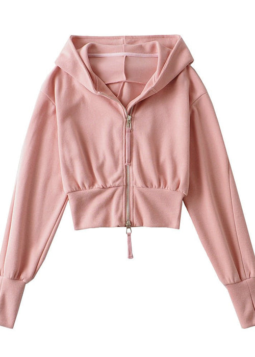 ג׳קט ספורטיבי קצר עם קפוצ׳ון – סטייל, נוחות וביצועים באחד