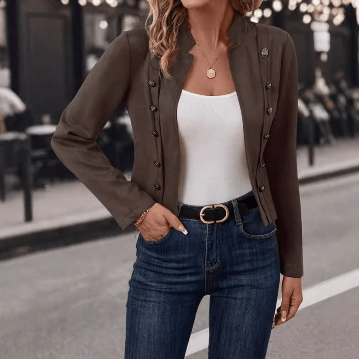 ג׳קט וינטג’ מחויט – אלגנטיות נצחית במראה מחמיא ומוקפד - Elora