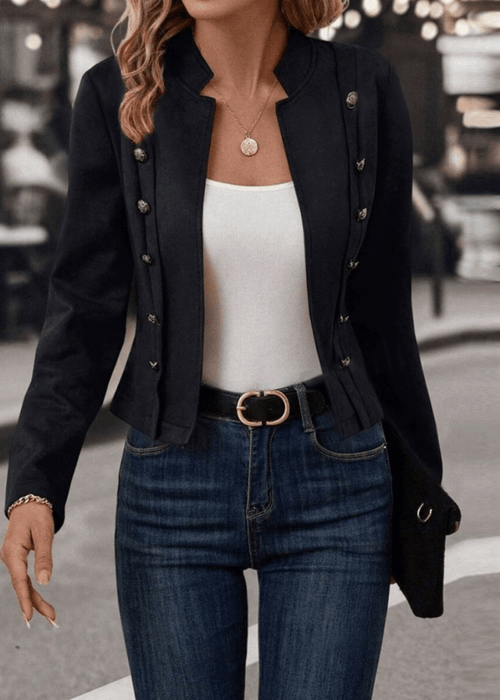 ג׳קט וינטג’ מחויט – אלגנטיות נצחית במראה מחמיא ומוקפד