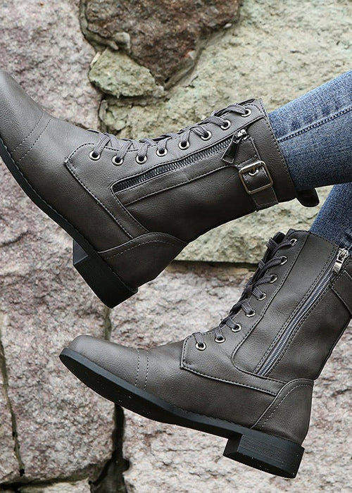 מגפי נוחות אורטופדיים – סטייל ובריאות בכף רגל אחת