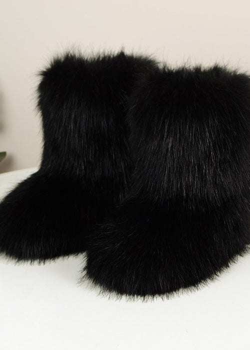 מגפי חורף פרוותיים באורך בינוני – חמימות בעיצוב אלגנטי