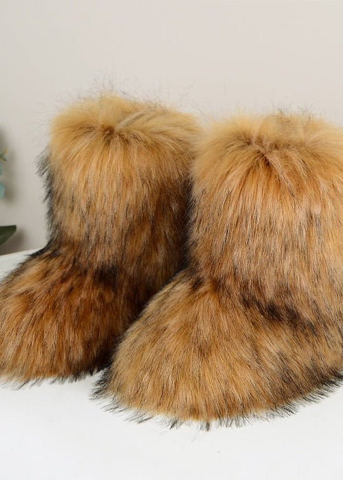 מגפי חורף פרוותיים באורך בינוני – חמימות בעיצוב אלגנטי
