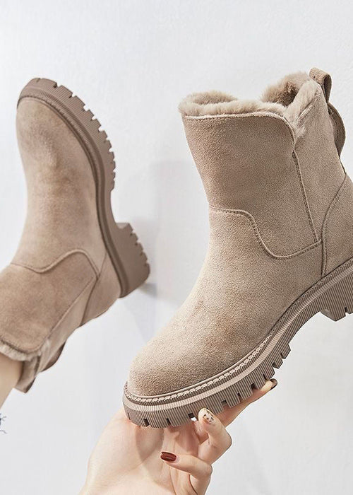 מגפיים מחממים בניחוח חורפי – נוחות, סטייל וביטחון בכל צעד