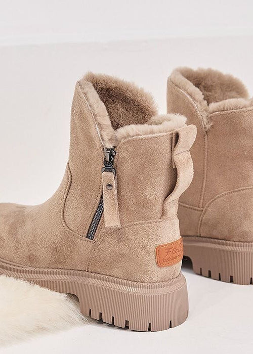 מגפיים מחממים בניחוח חורפי – נוחות, סטייל וביטחון בכל צעד