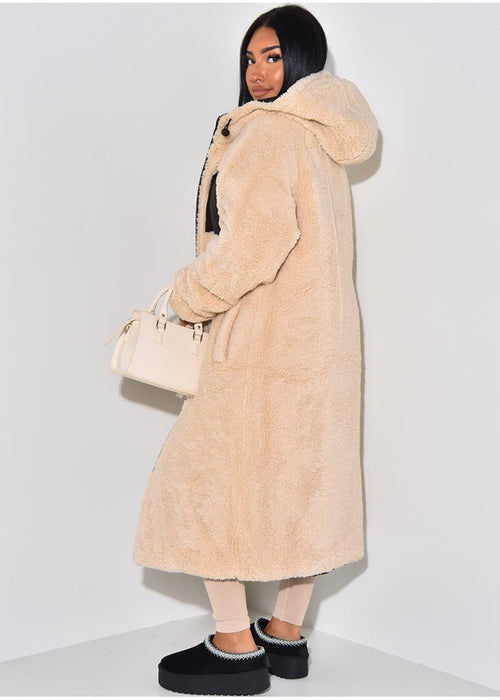 מעיל דו־צדדי ארוך – חורף חמים במראה מתוחכם