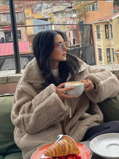 מעיל פלאפי רך ונעים – חום, רוך וסטייל במראה יומיומי - Elora