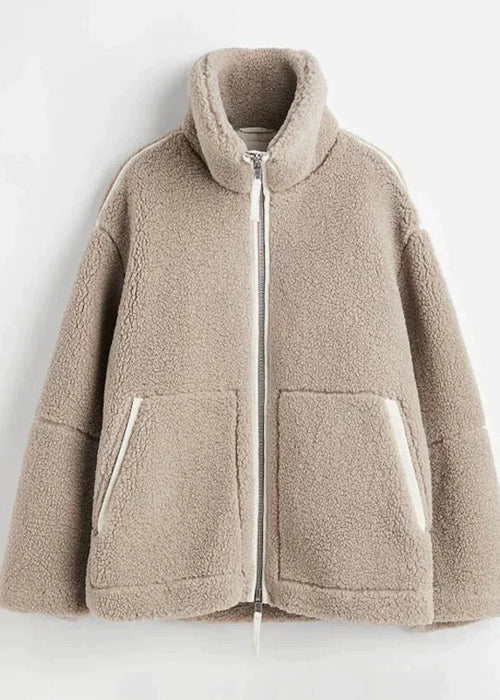 מעיל פלאפי רך ונעים – חום, רוך וסטייל במראה יומיומי