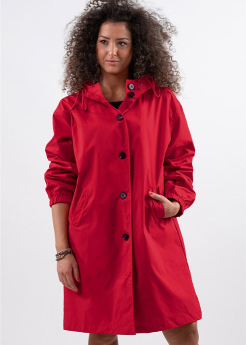 מעיל גשם יוקרתי – פריט חובה לכל מלתחה