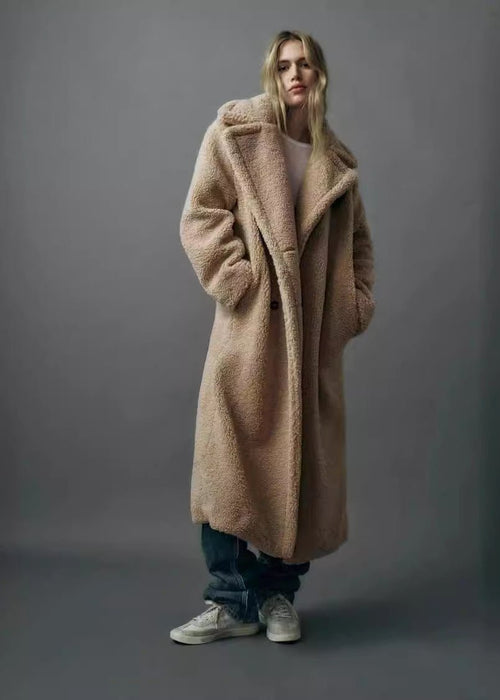 מעיל יוקרתי – חמימות אלגנטית בלי מאמץ