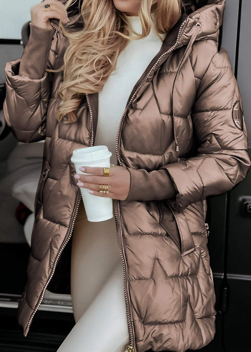 מעיל חורף מרופד באלגנטיות – חמימות וסטייל בכל יציאה
