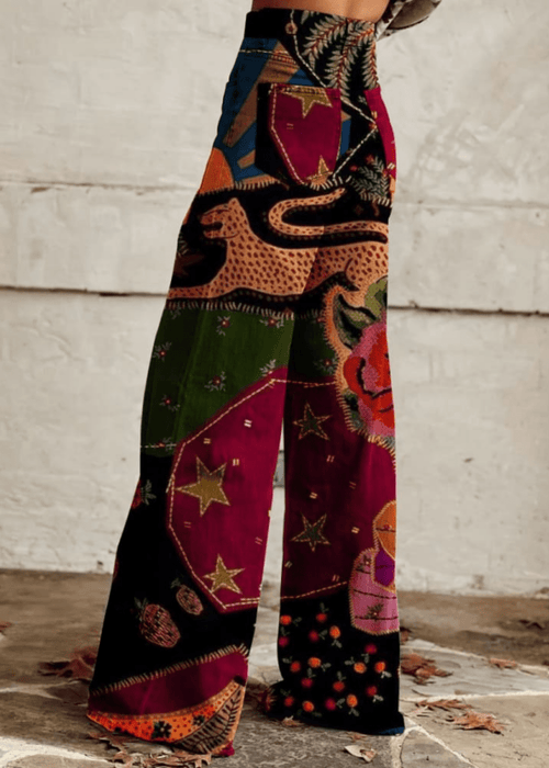 מכנסיים רחבים בהדפס אמנותי – נוחות עם נוכחות מלאה בסטייל