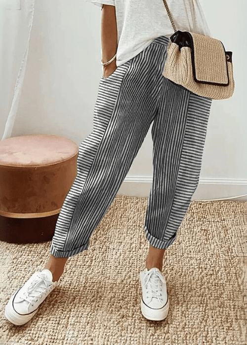 מכנסיים רחבים בהדפס פסים – נוחות שמשדרת סטייל