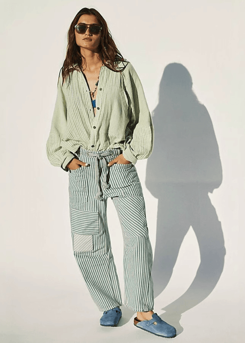 מכנסיים רחבים עם פסים – נוחות וסטייל במראה אחד