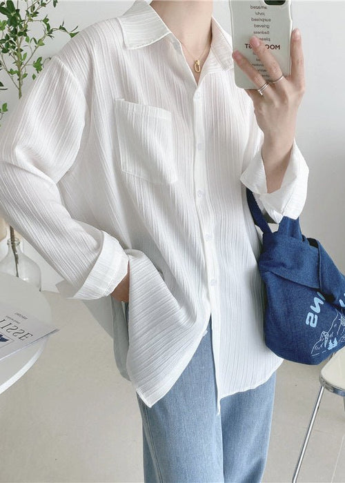 חולצה קלילה עם כפתורים – רכה, אלגנטית ונעימה לתנועה