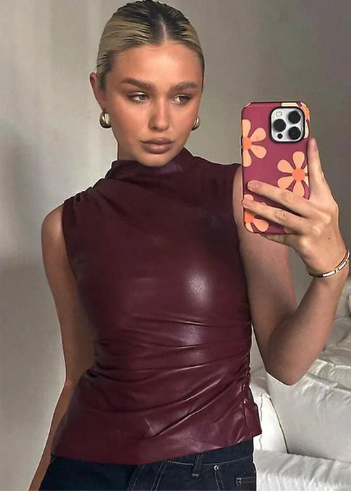 חולצת דמוי עור אלגנטית – סטייל עוצמתי בנגיעה נשית