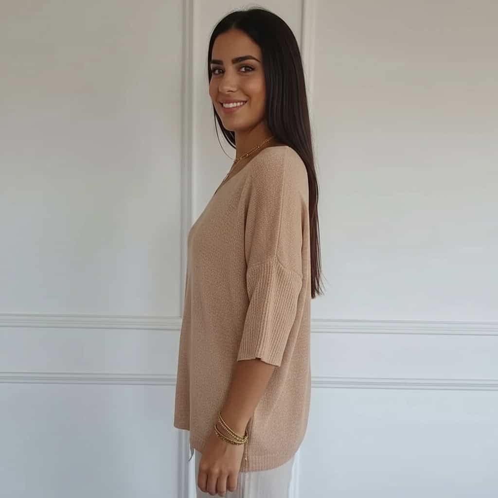 חולצת וי בסיסית משודרגת - Elora